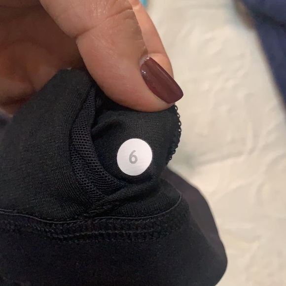 Lululemon tank - Picture 3 of 4